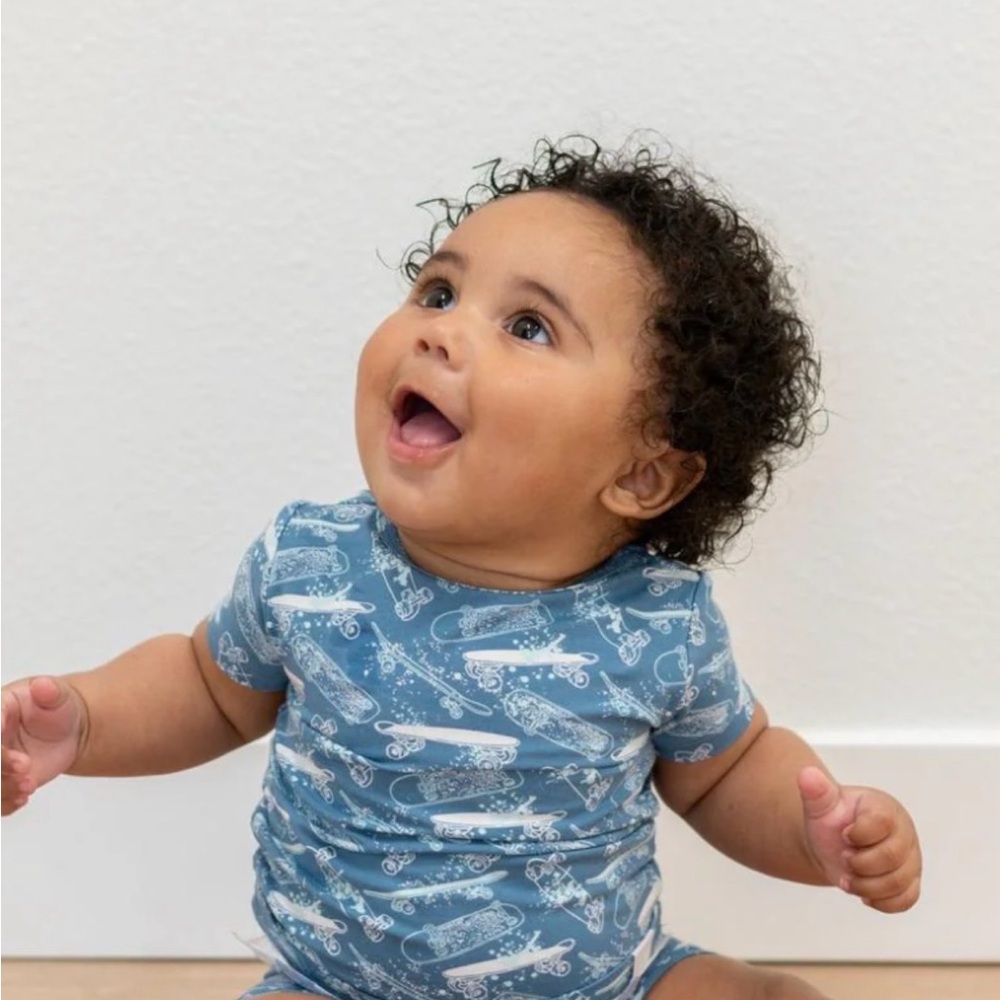 Sweet Bamboo Skateboard Print Short-Sleeve pajamas size 12-18 months